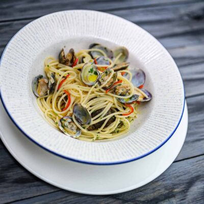Spaghetti With Clams Chilli And Parsley